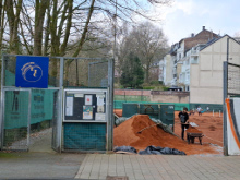 Tor offen Container Arbeit